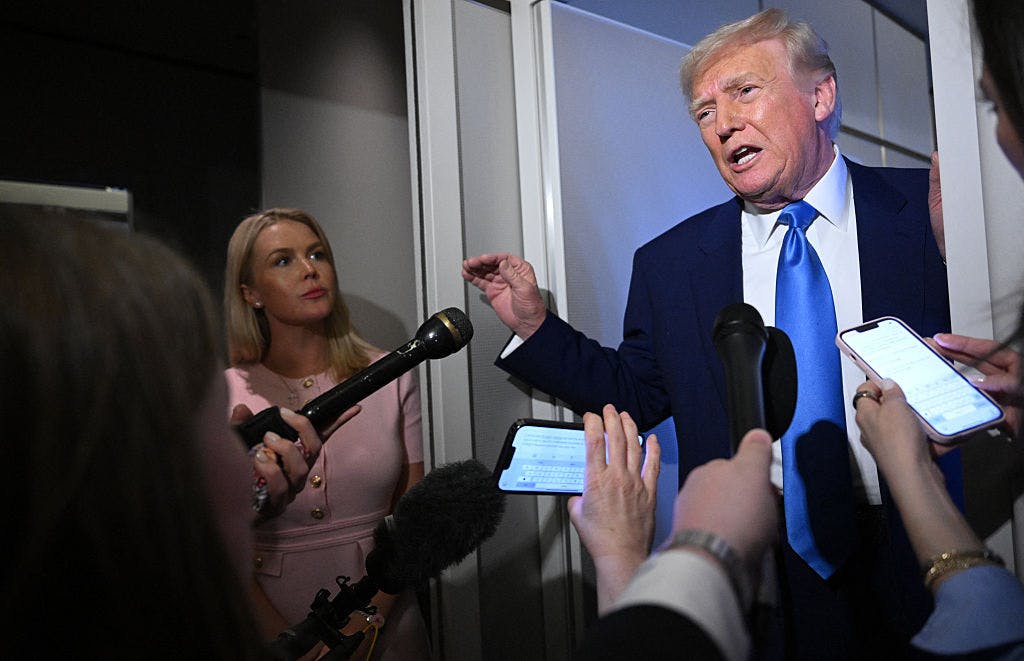 US stocks swiftly pare gains as White House confirms 104% tariffs on China thumbnail