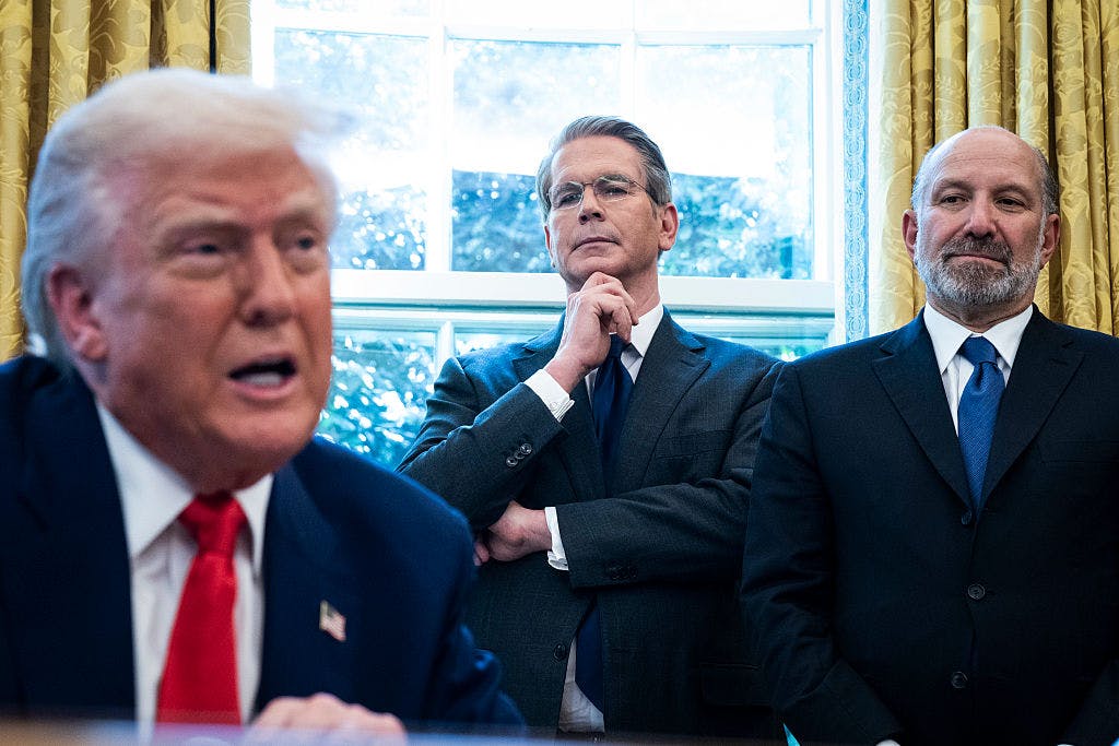 Stocks surge on report that Trump plans to rescind Biden’s chip export curbs thumbnail