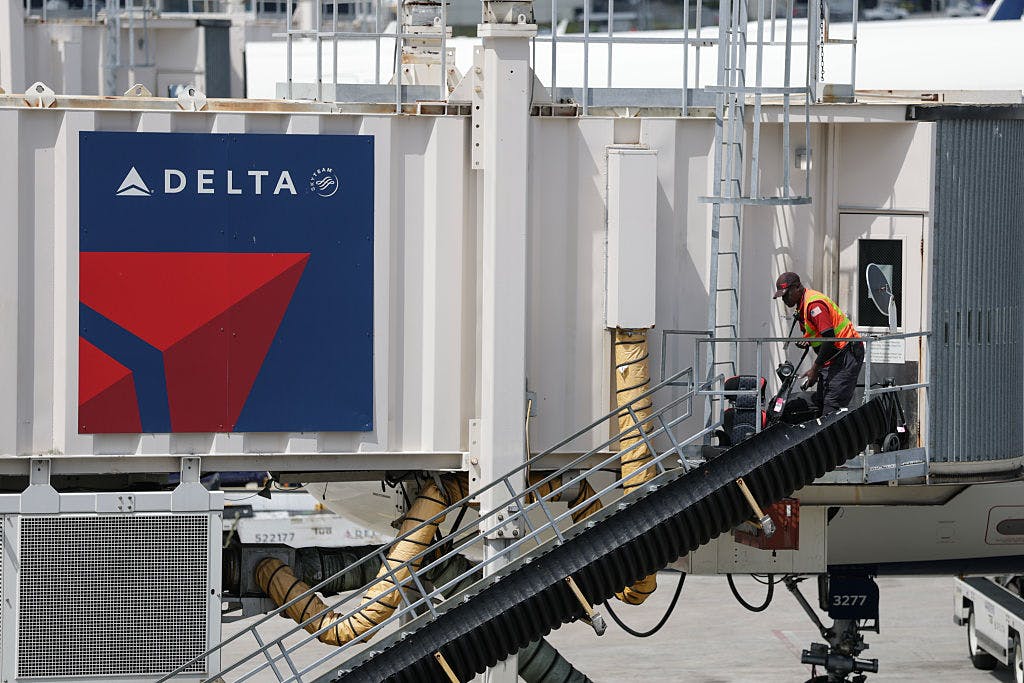 Delta climbs after beating on both sales and profit, forecasts a strong end to 2025  thumbnail
