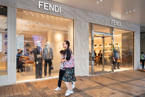  LVMH warns of luxury shopping slowdown among Chinese customers thumbnail