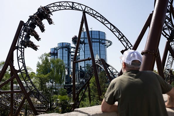 Hims soars after “choose-your-own-adventure” earnings report thumbnail