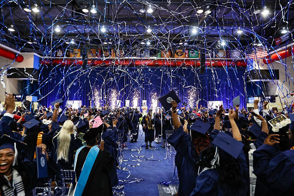 AppLovin moons as profitability crushes expectations in Q1, with management signaling more of the same in Q2 thumbnail