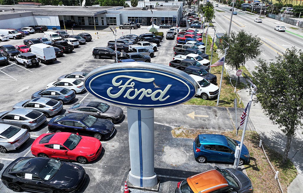 Ford posts better-than-expected profit and sales, but lowers its full-year earnings outlook thumbnail