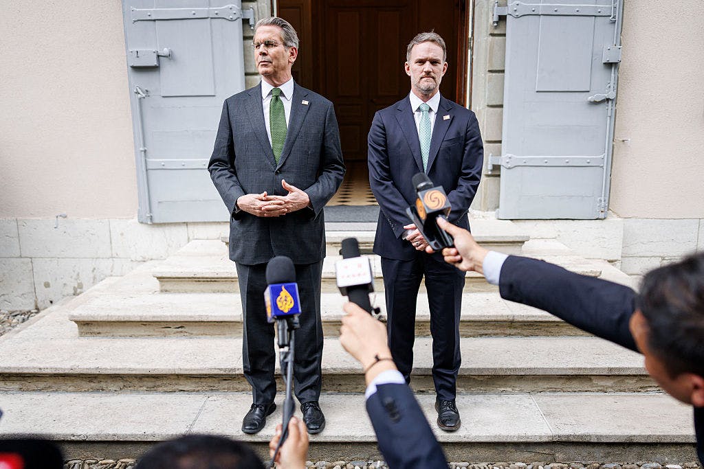 Stock futures soar as US agrees to slash Chinese tariffs to 30% for 90 days thumbnail