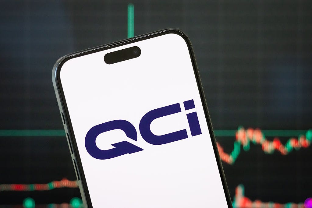 QUBT drops after announcing $500 million at-the-market stock offering thumbnail