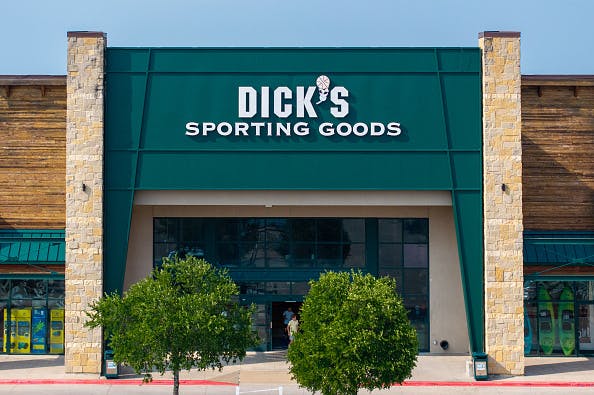 Dick’s Sporting Goods slips after disappointing revenue guidance outweighs earnings beat thumbnail