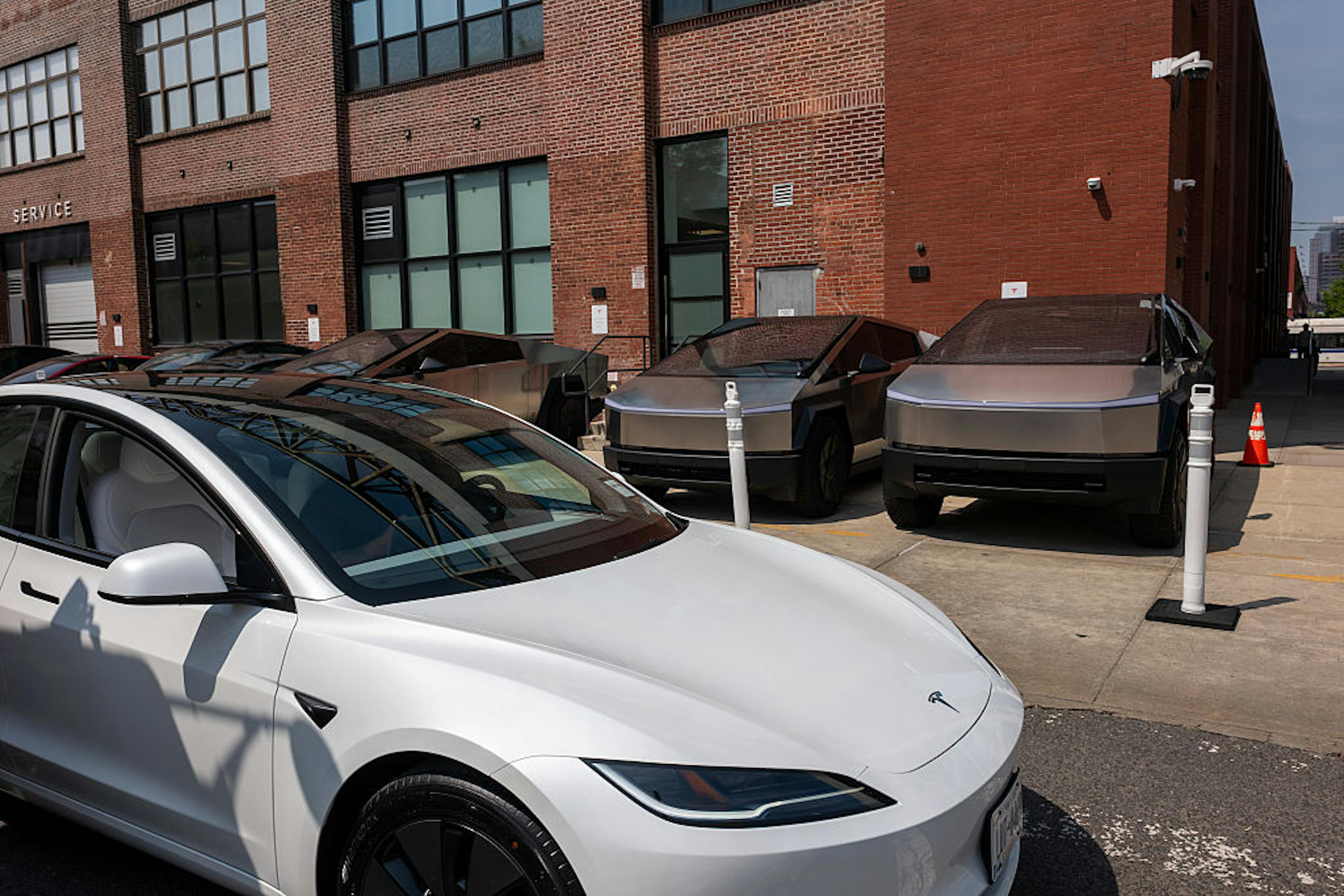 Tesla dealer
