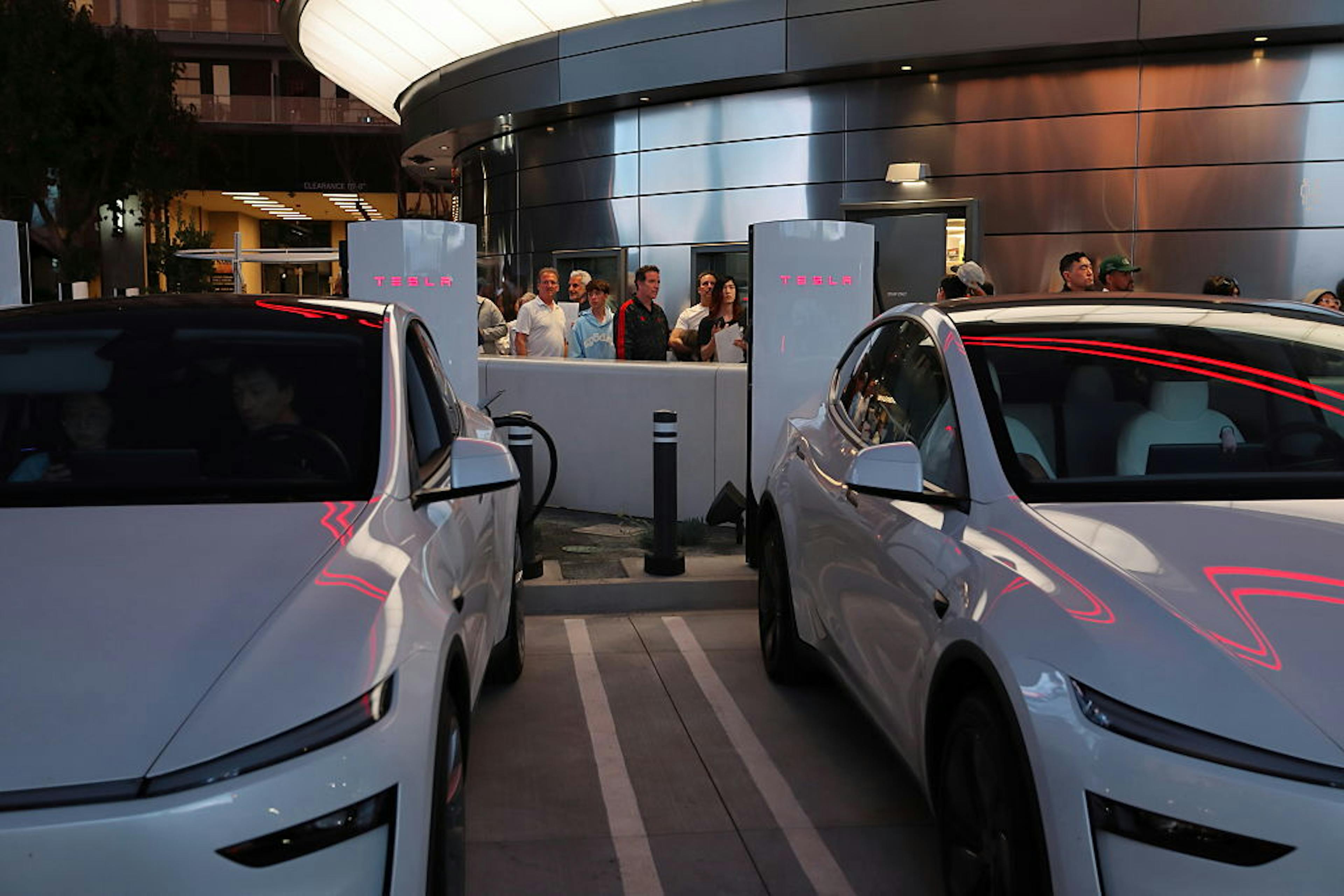 Tesla's First-ever Diner And Supercharger Opens In Los Angeles