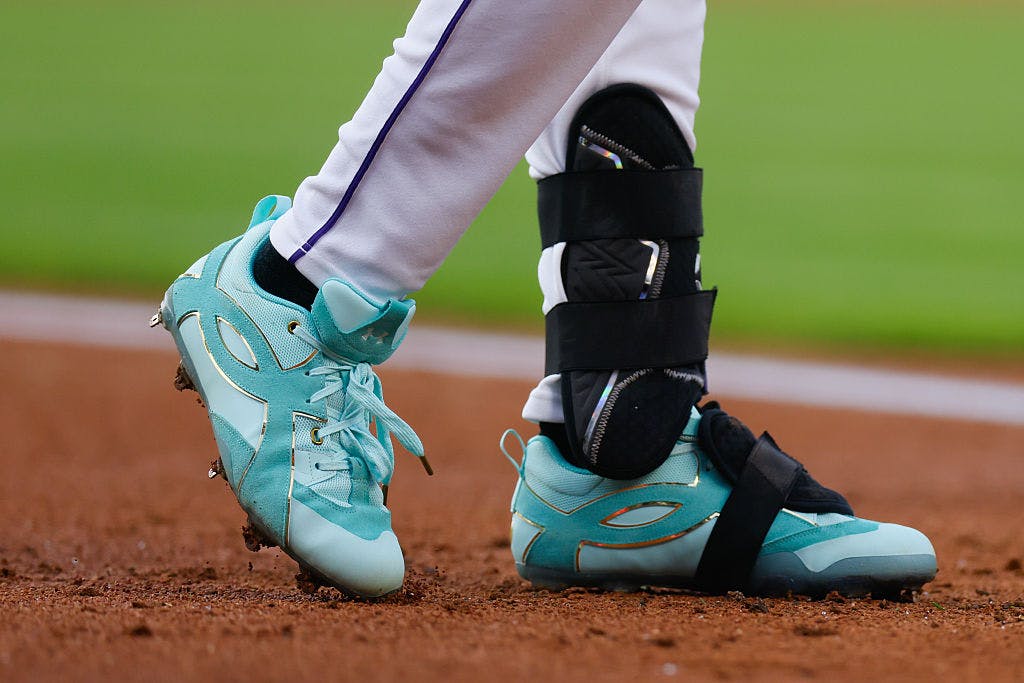 Under Armour tanks on disappointing outlook, warns that recent tariffs boost its costs by $100 million while crimping demand thumbnail