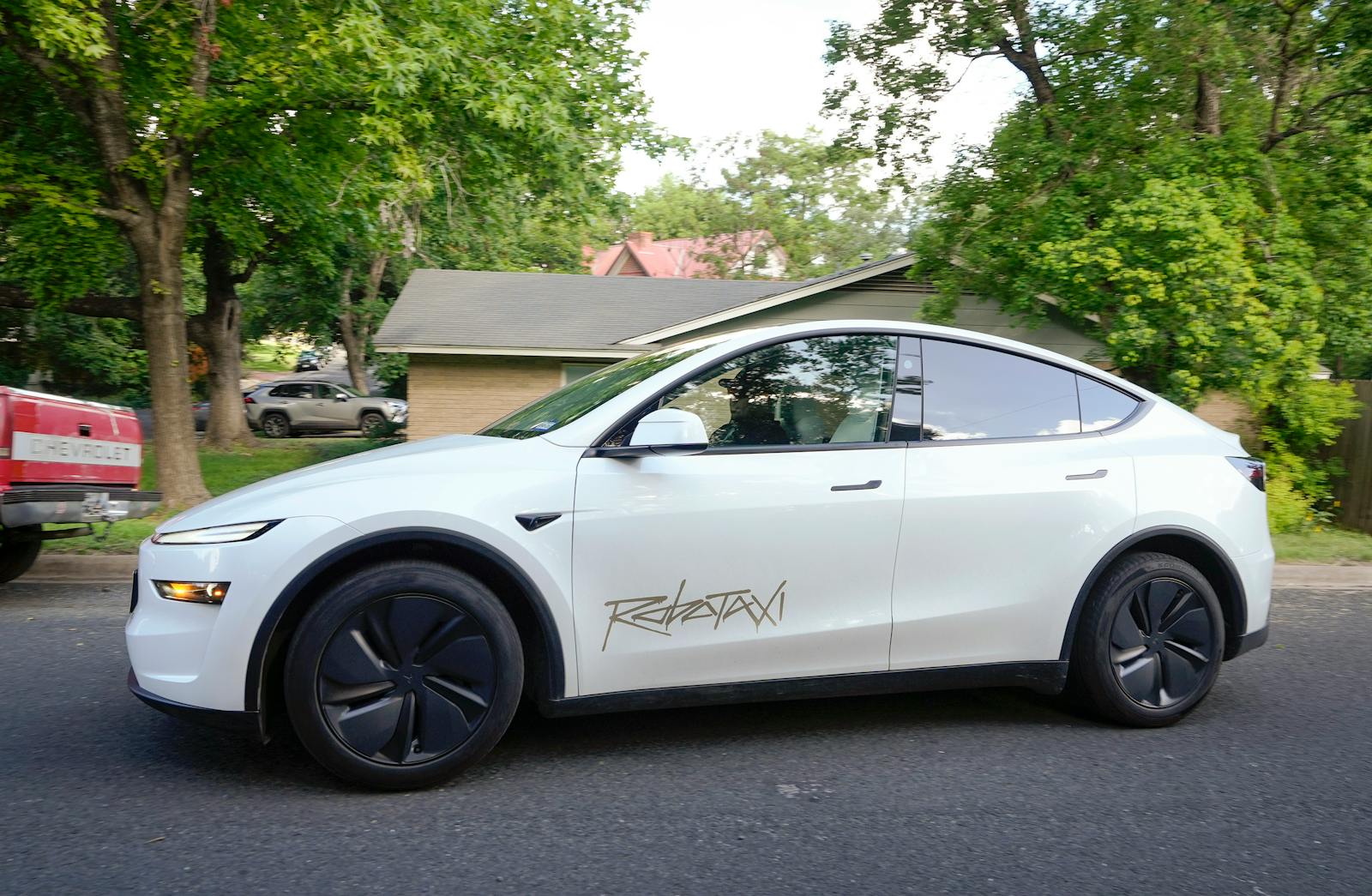 Tesla is testing Robotaxis in Austin without people in the front (or back)