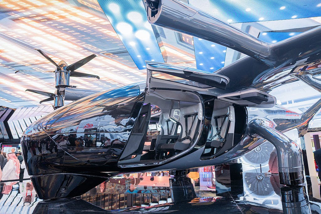 Archer Aviation sinks after reporting better-than-expected Q3 loss, announces it will acquire LA’s Hawthorne Airport thumbnail