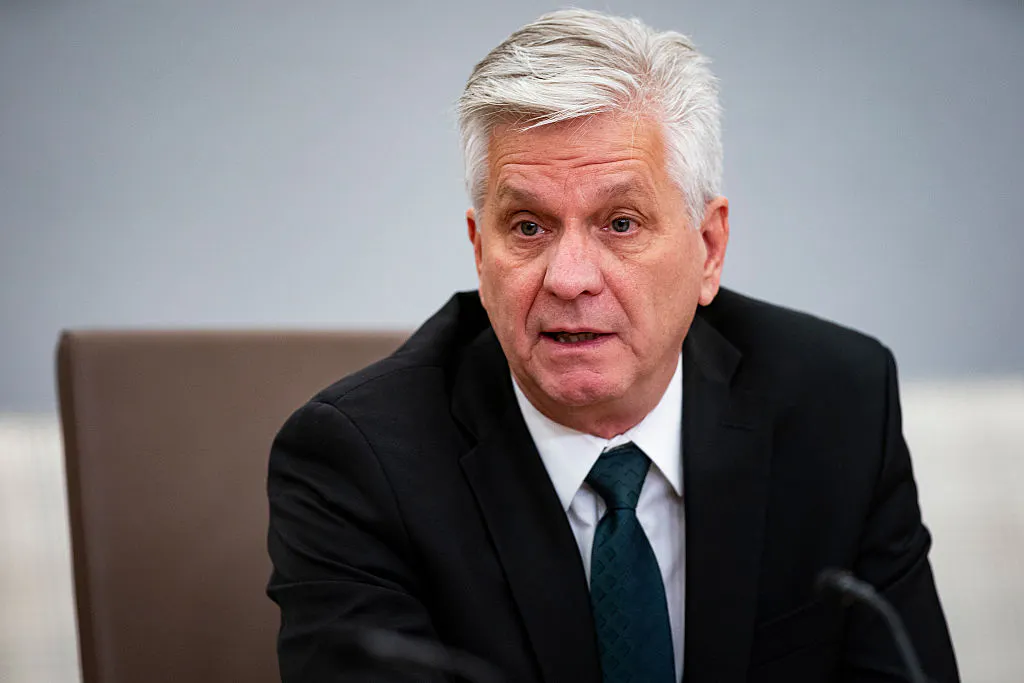 Better-than-expected jobs data has Federal Reserve’s standout doves shying away from rate cuts thumbnail