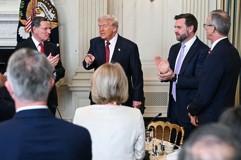 US airlines climb as President Trump shifts his tone about the urgency of ending the shutdown thumbnail