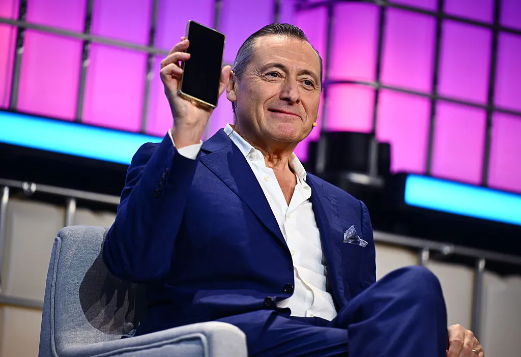 Rezolve Ai soars after management boosts 2025 annual recurring revenue guidance by 33% thumbnail