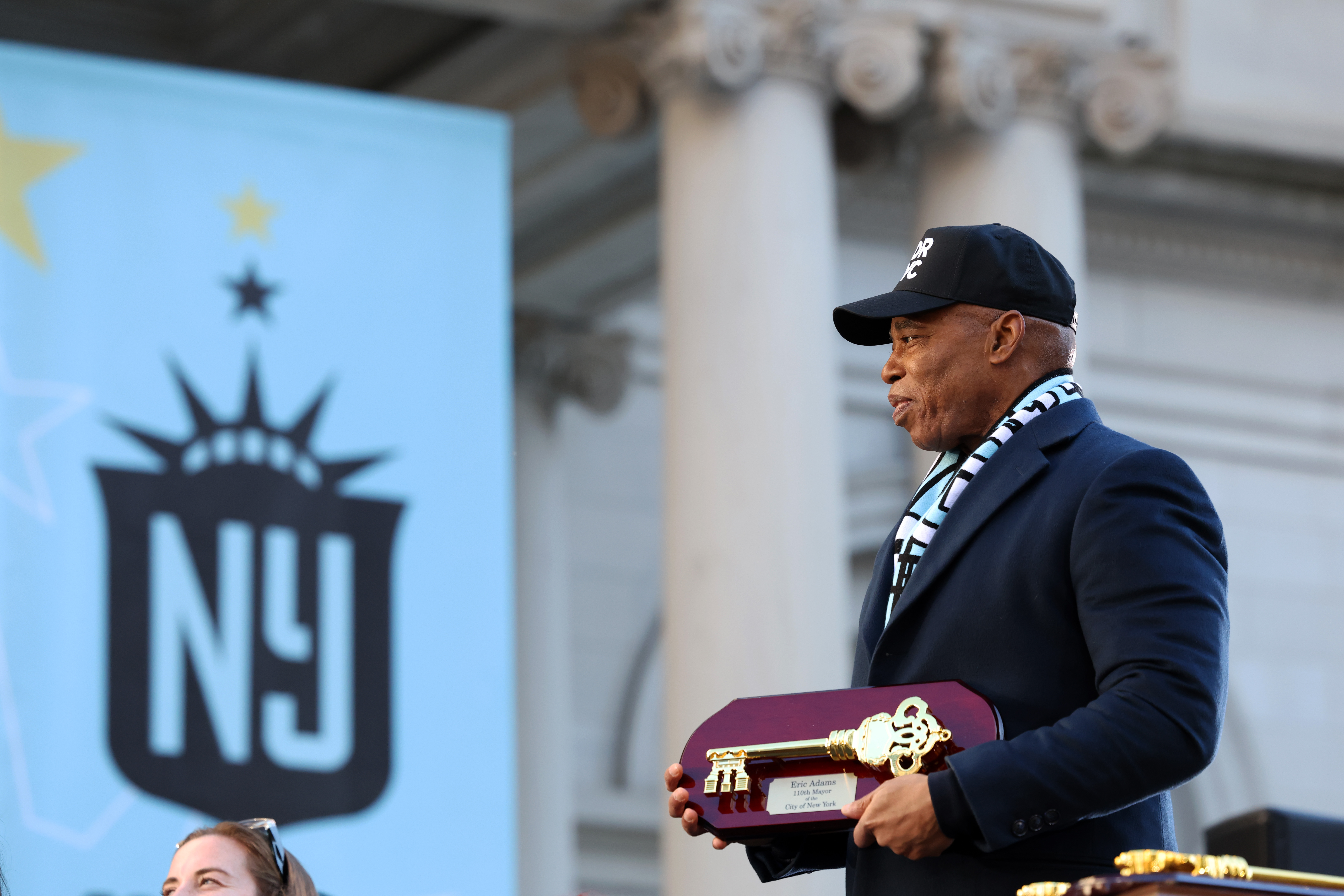 New NYC token, backed by former mayor Eric Adams, plummets as “rugpull”  allegations swirl - Sherwood News