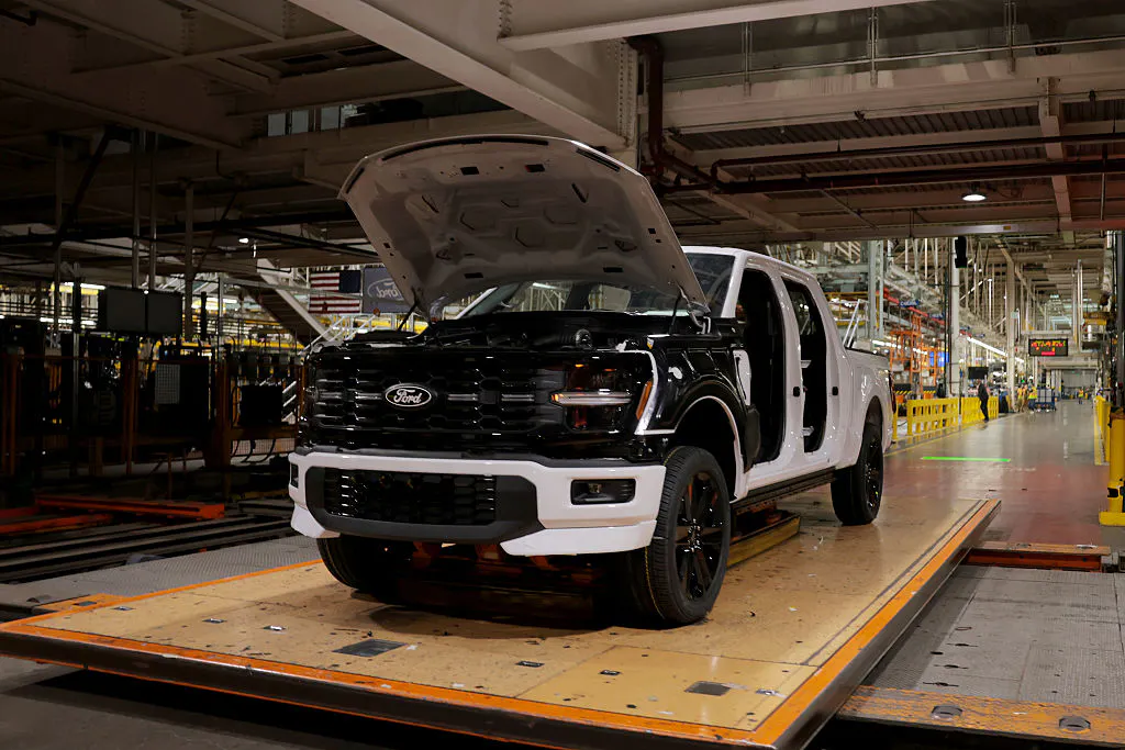 Ford reportedly in talks to buy hybrid vehicle batteries from Chinese auto giant BYD thumbnail