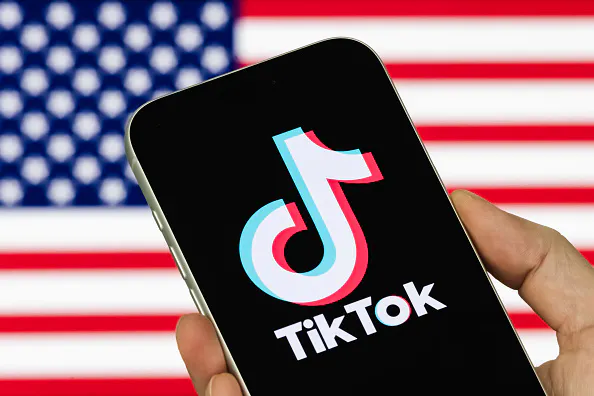 TikTok closes deal to operate in the US thumbnail