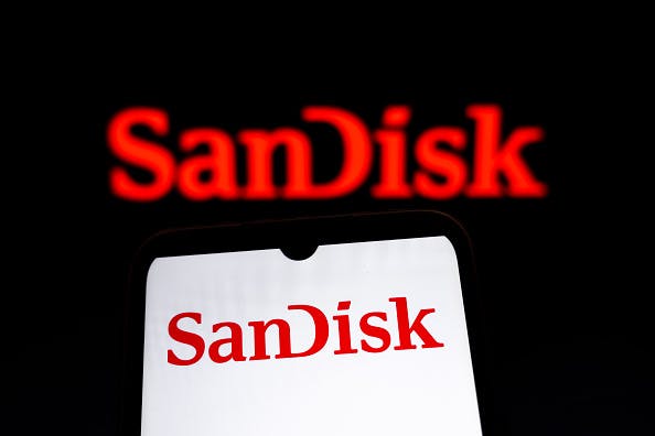Sandisk rises on partnership with SK Hynix to standardize memory chip architecture tailored for AI data centers thumbnail