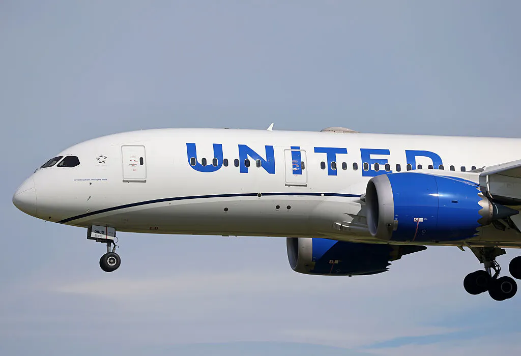 American Airlines jumps as United CEO floats the idea of a megamerger thumbnail