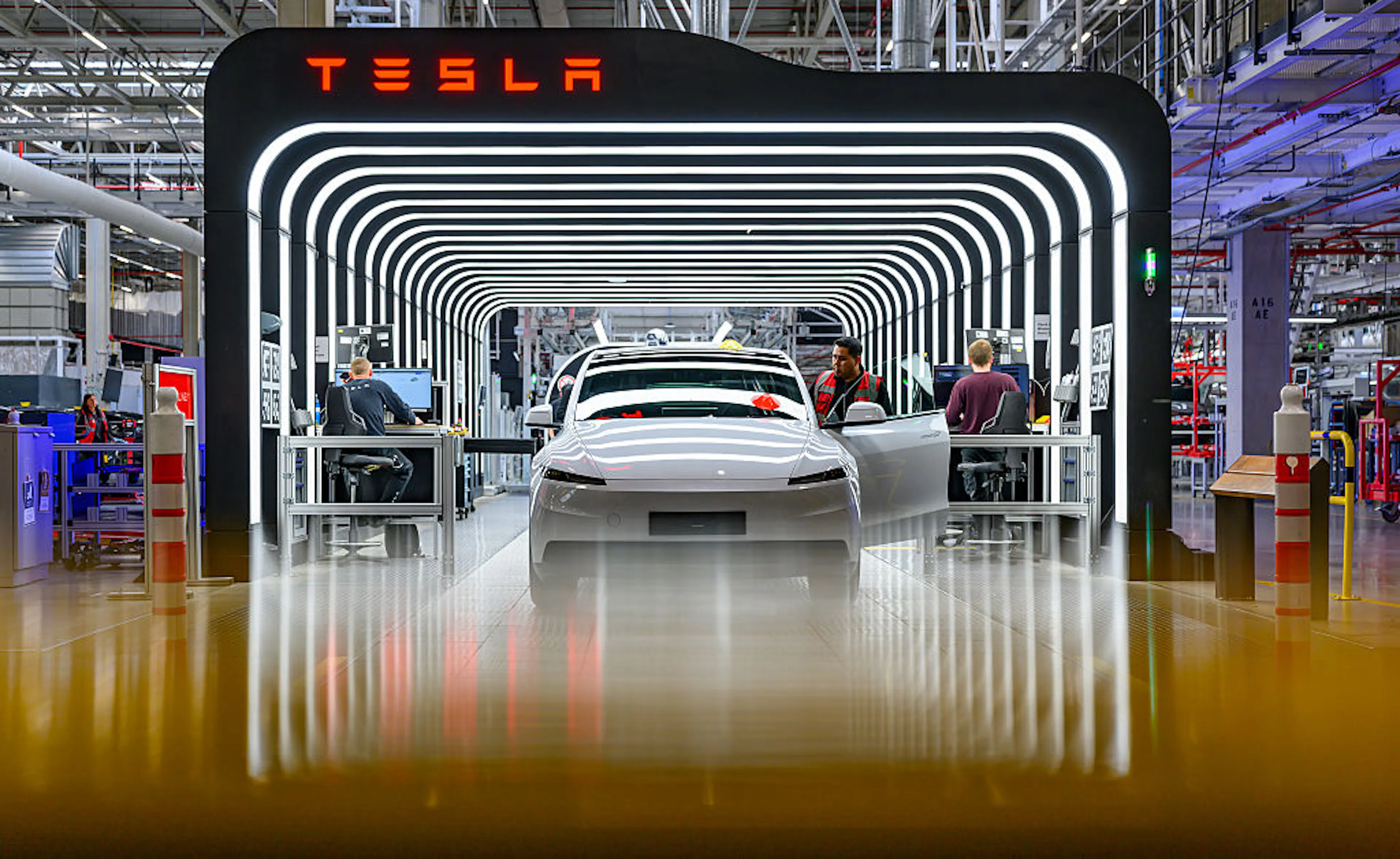 Tesla wants to increase the number of employees at its German plant