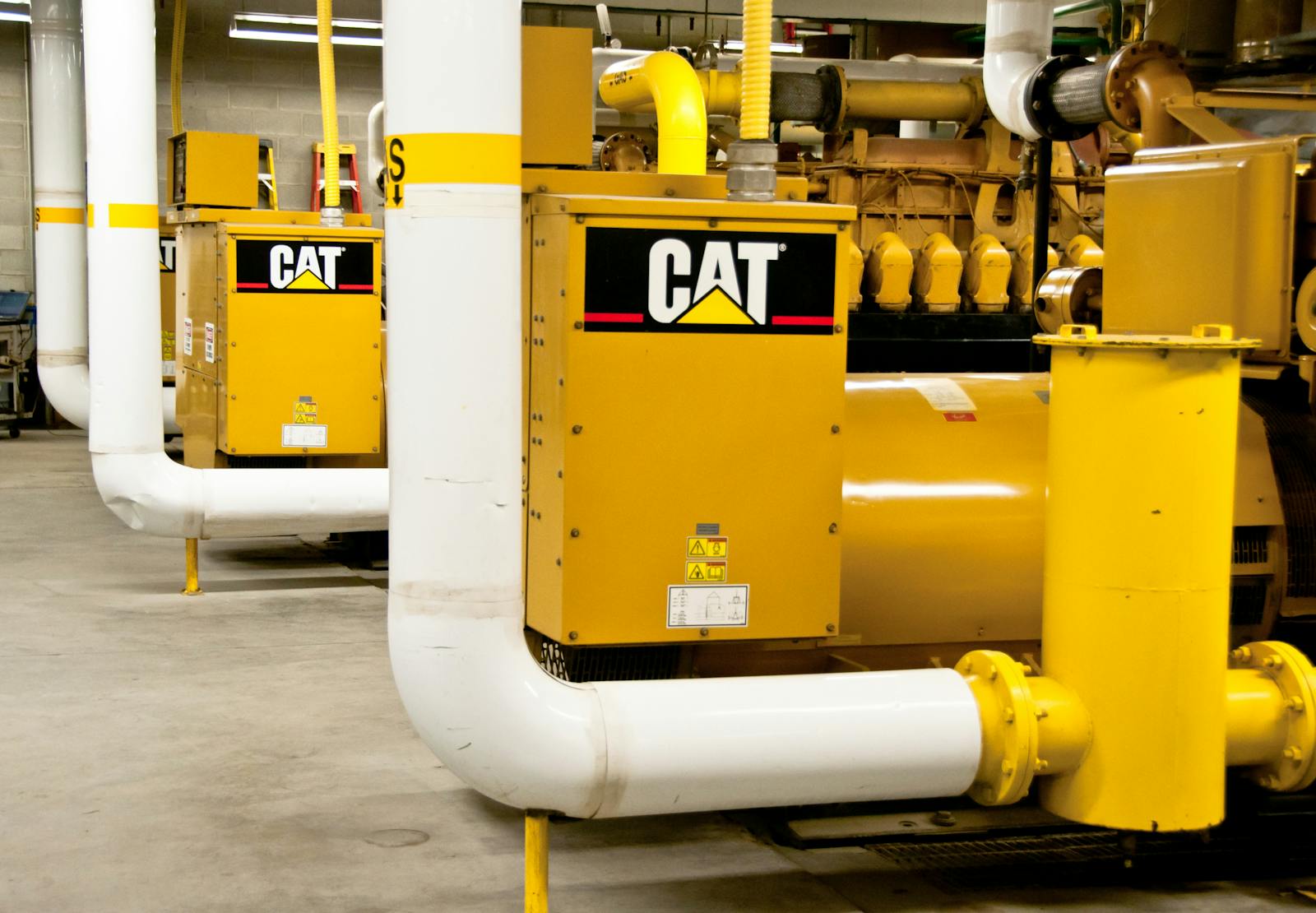 Caterpillar soars on Q3 earnings beat and better-than-expected outlook thumbnail
