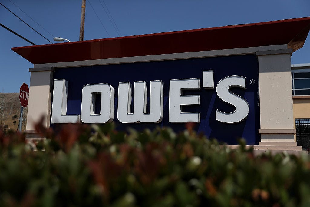 Lowe’s hammers out a strong Q4 earnings beat but offers cautious full-year sales outlook thumbnail