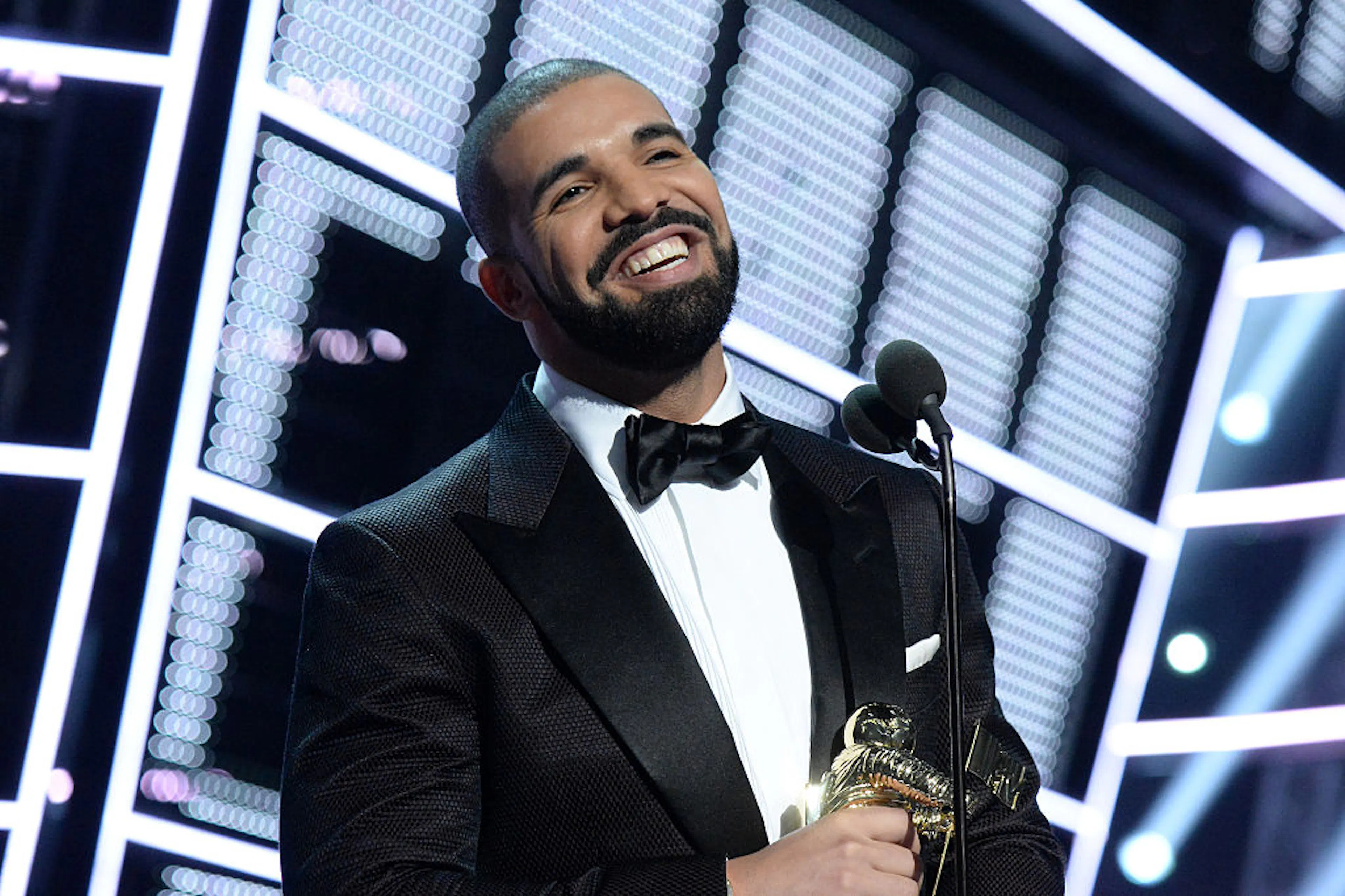 2016 MTV Video Music Awards - Show