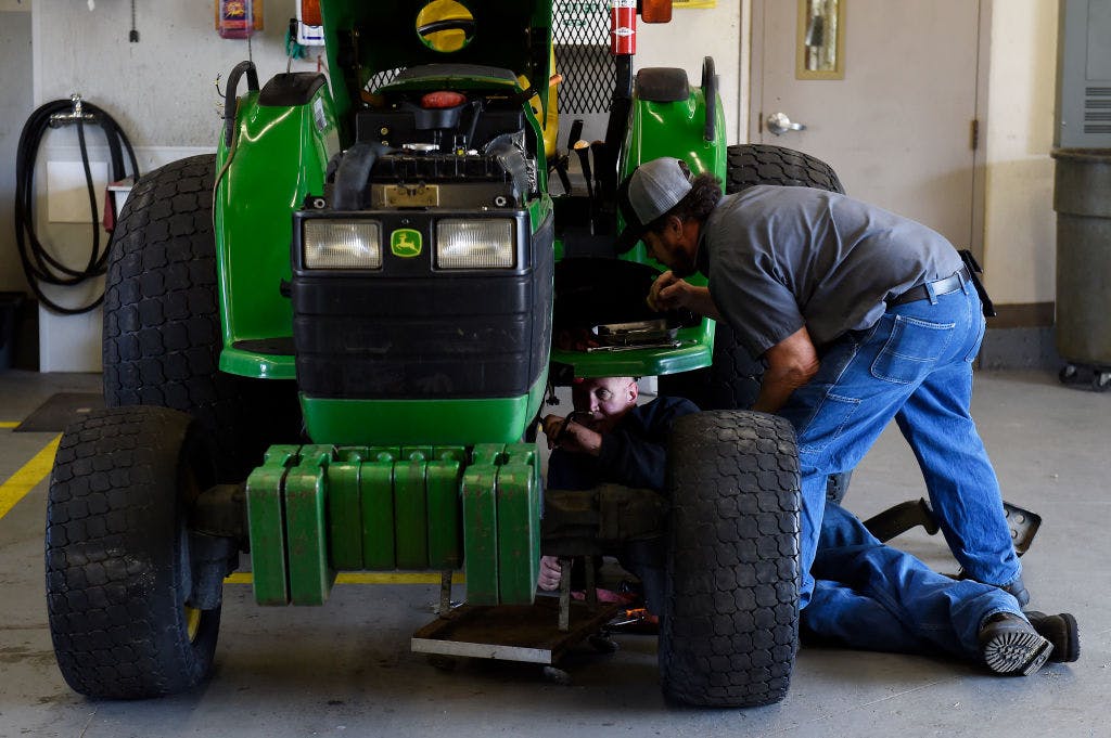 FTC sues John Deere over right to repair thumbnail