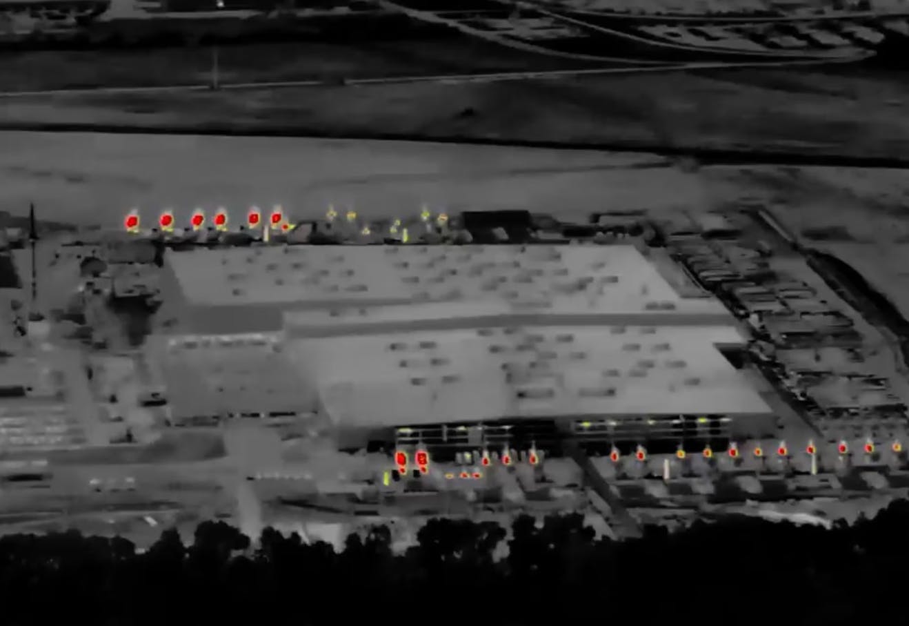 Musk’s “Colossus” AI data center is spewing methane from portable gas turbines: report thumbnail