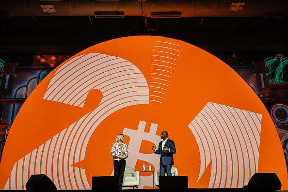 Talkin’ coins for a bit (Jon Cherry/Getty Images)