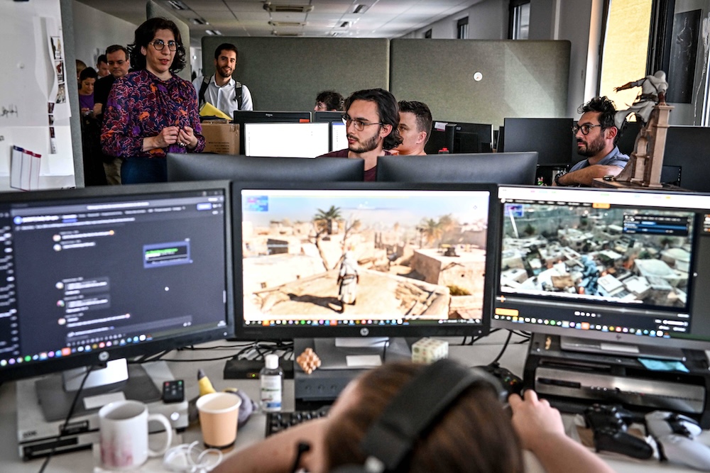 Workin’ overtime (Ugo Amez/Shutterstock)